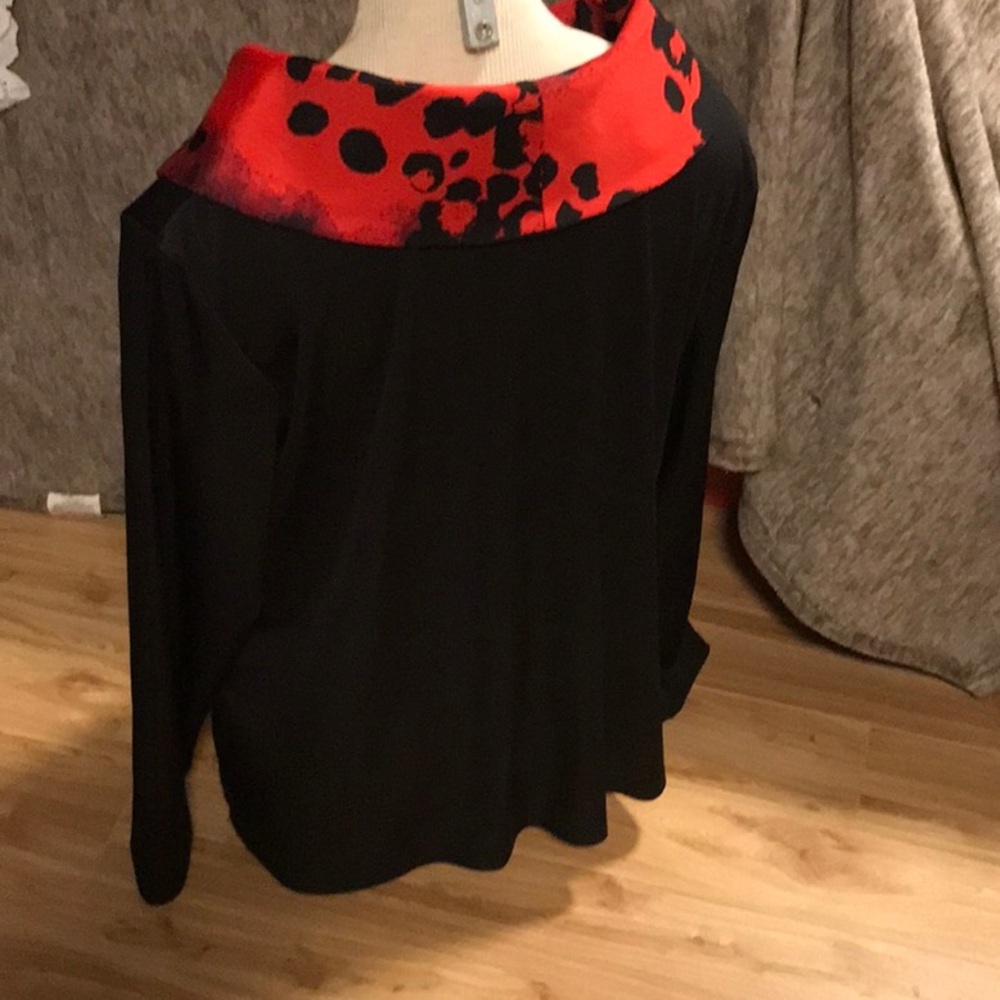 Michael Tyler Tunic - Picture 2 of 10